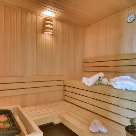 Strandlaeufer In Der Sofie *